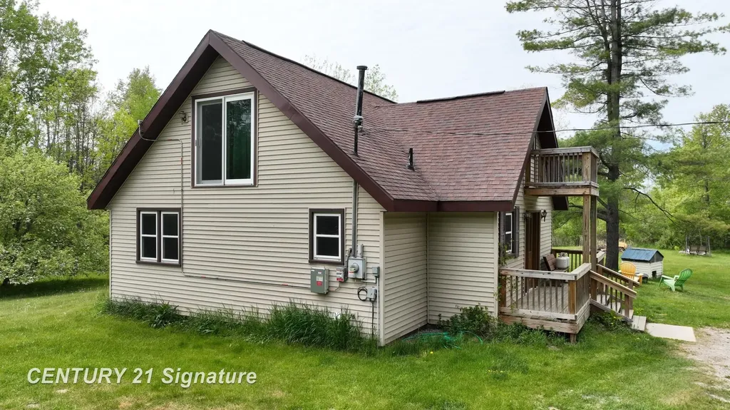 150 E Winegars Road Hay Township MI 48624