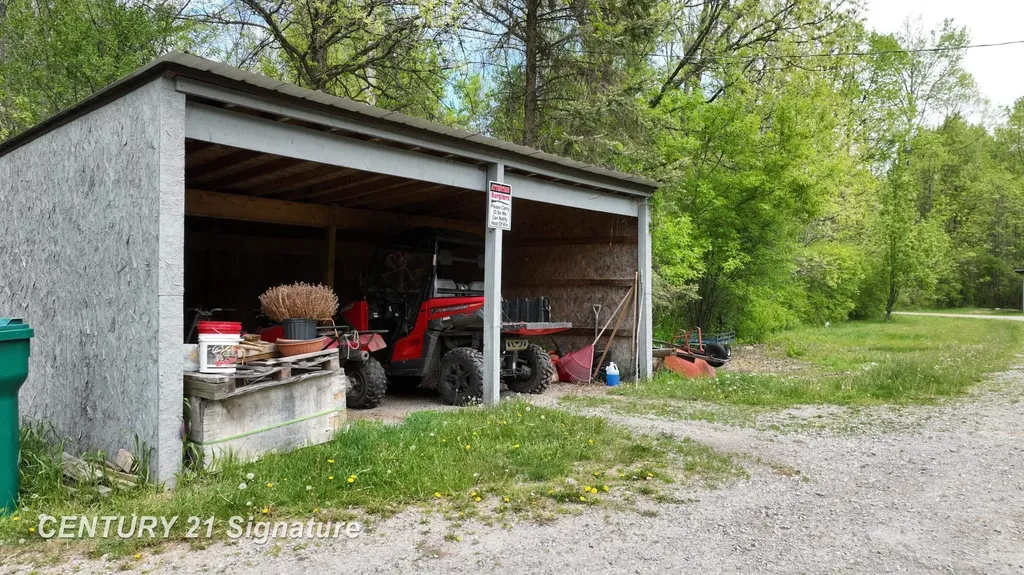 150 E Winegars Road Hay Township MI 48624
