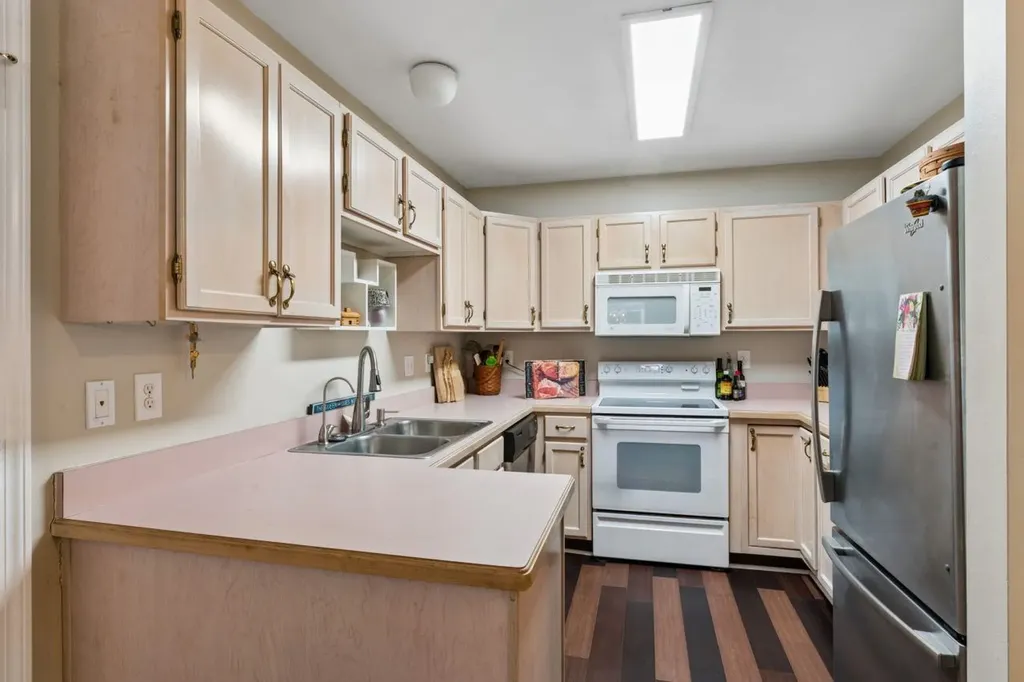2338 Golden Pond Court Fenton Charter Township MI 48430