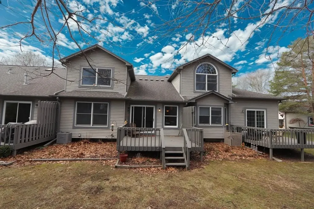 2338 Golden Pond Court Fenton Charter Township MI 48430