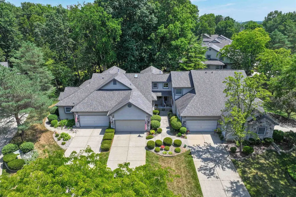 2338 Golden Pond Court Fenton Charter Township MI 48430