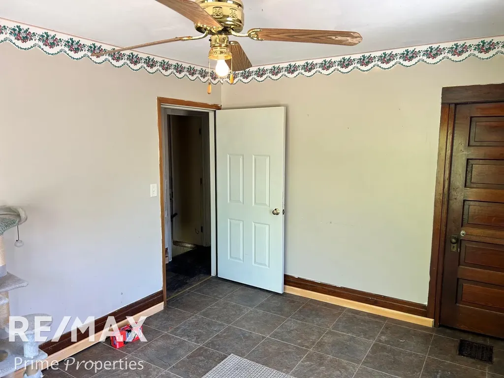 626 E 2nd Street Flint City MI 48503
