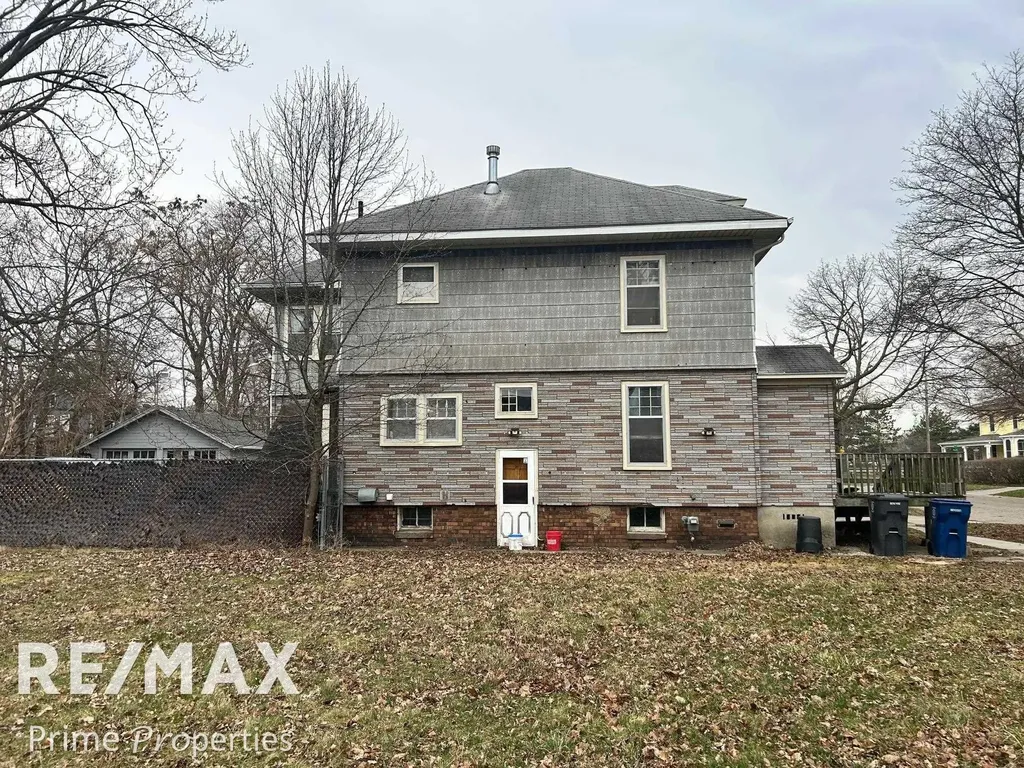 626 E 2nd Street Flint City MI 48503