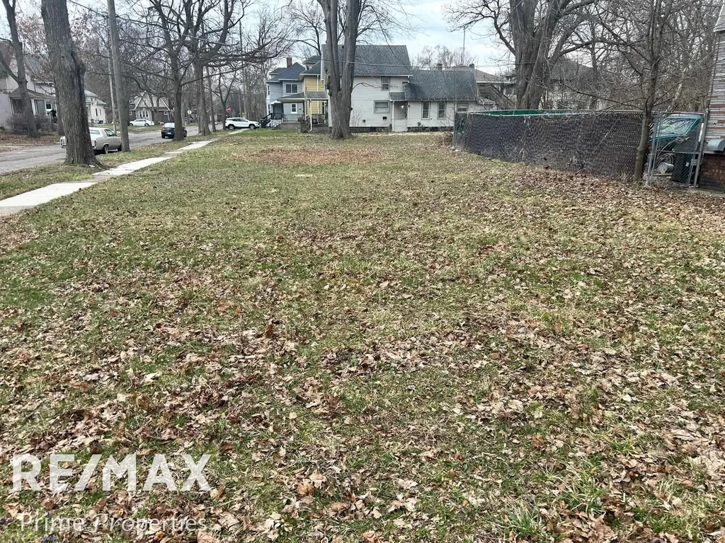 626 E 2nd Street Flint City MI 48503