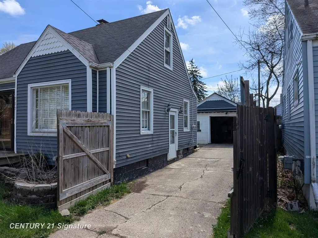 717 Huron Street Flint City MI 48507