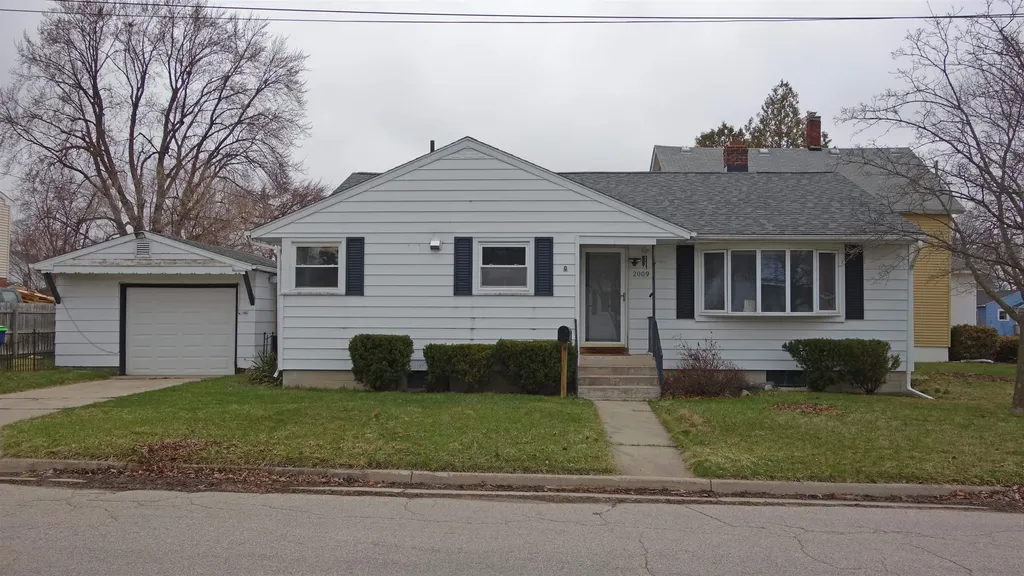 2009 16th Street Bay City City MI 48708