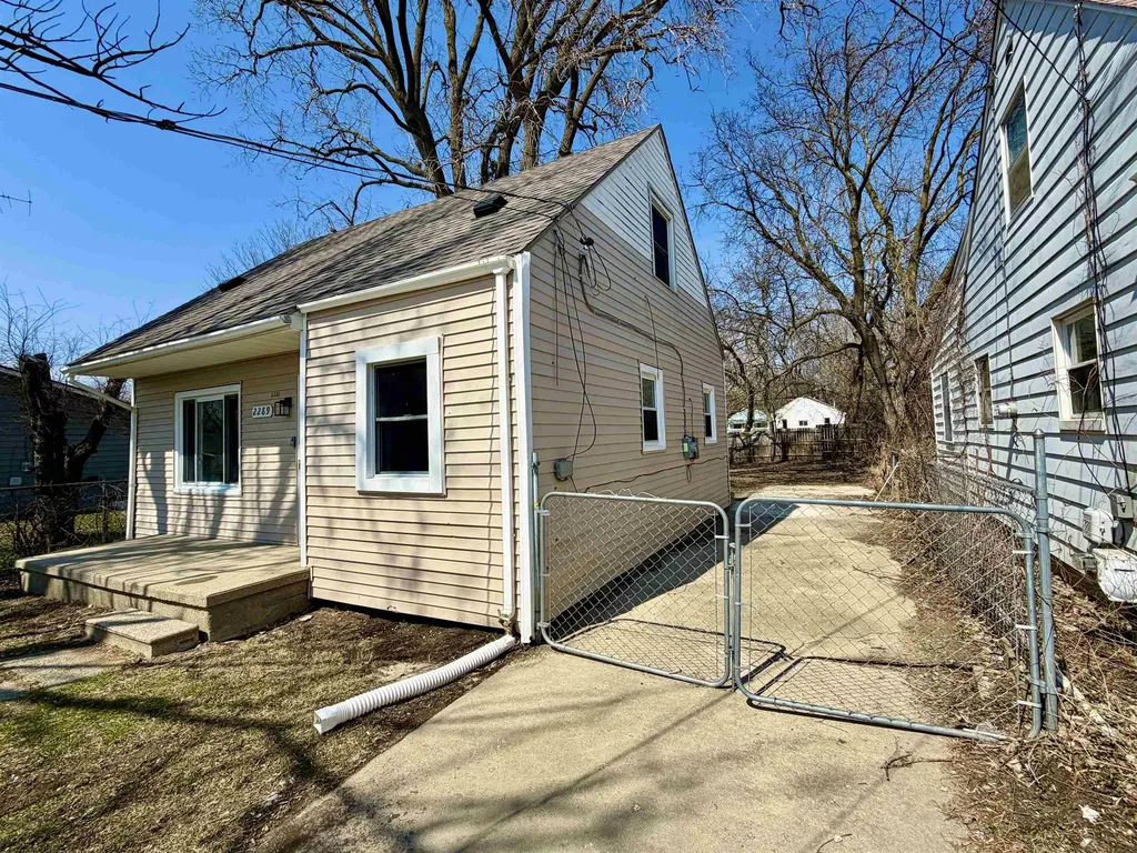 2289 Connell Street Burton City MI 48529