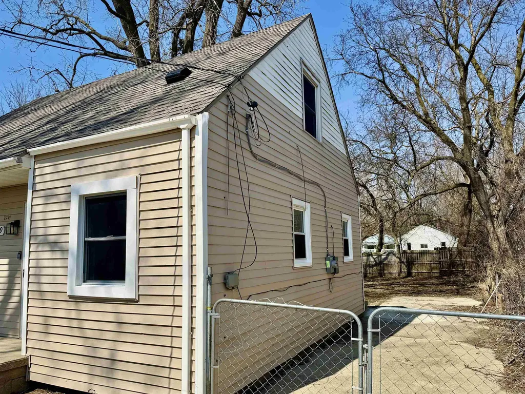 2289 Connell Street Burton City MI 48529