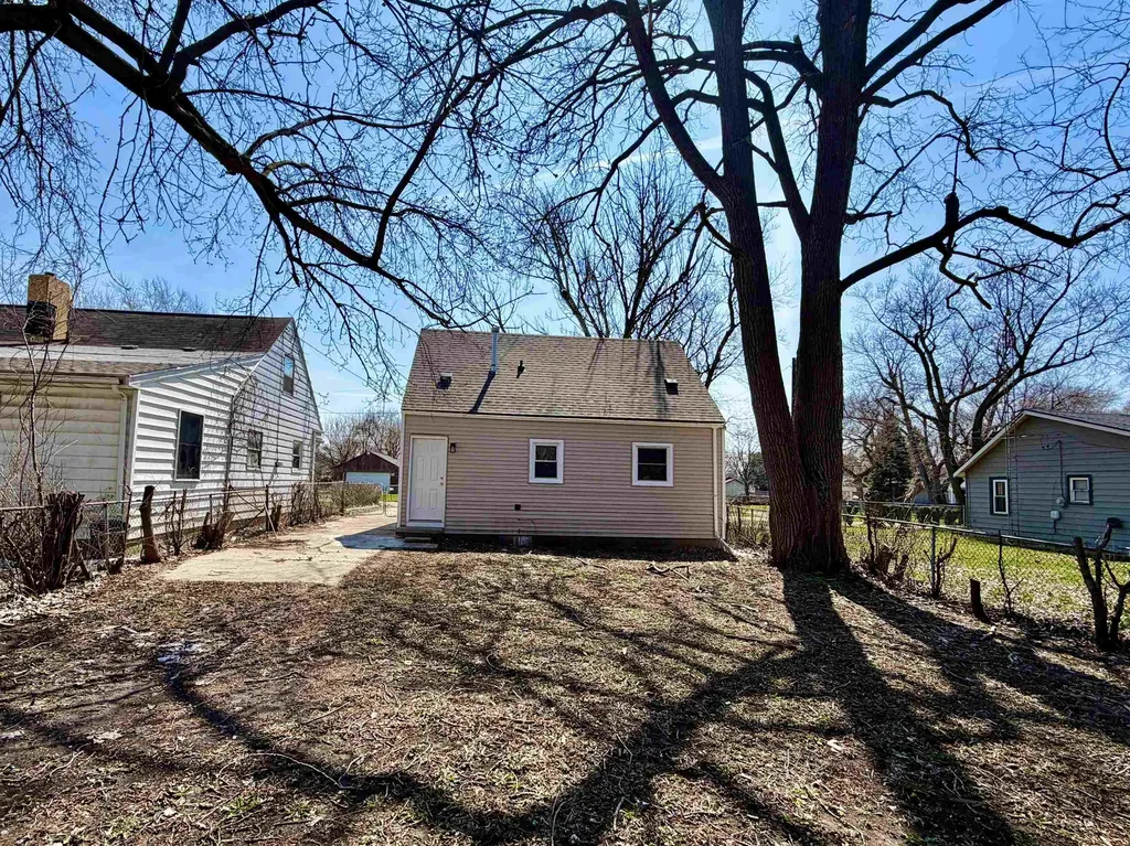 2289 Connell Street Burton City MI 48529