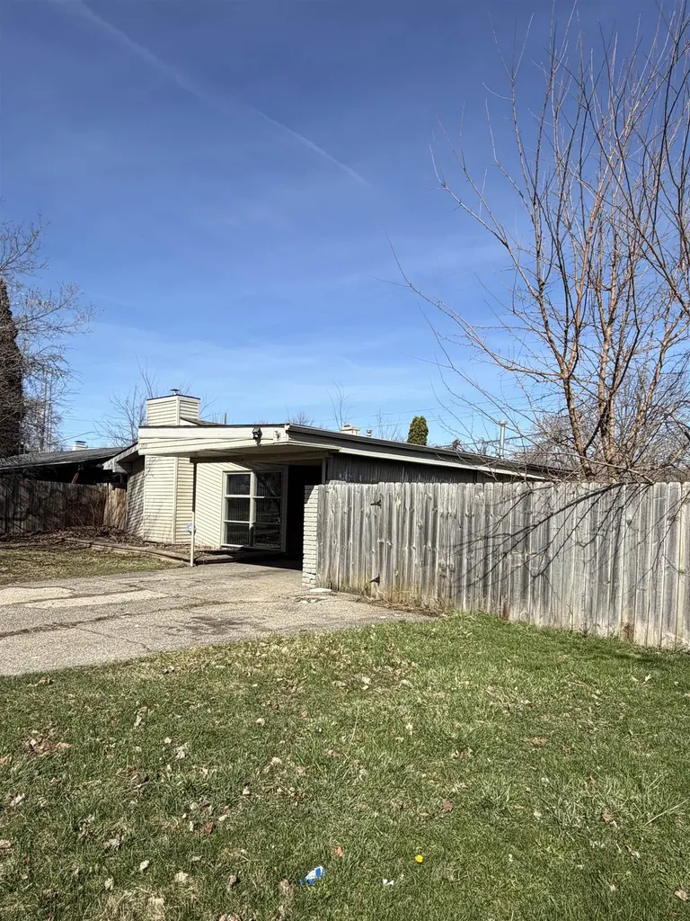 3713 Briarwood Drive Flint City MI 48507