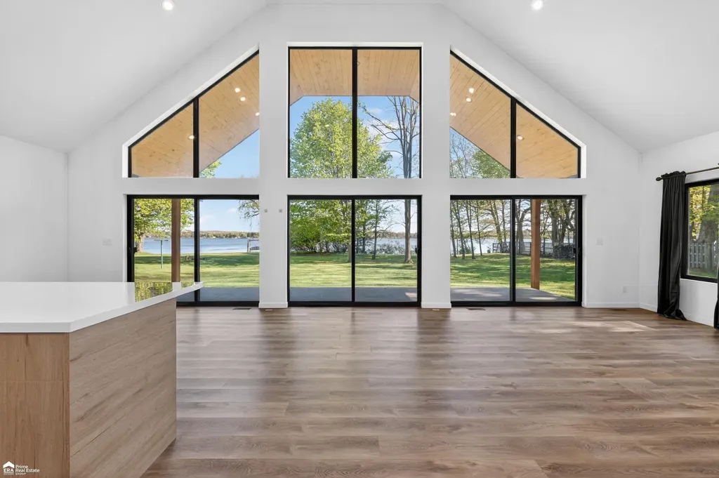 5881 Lake Crest Drive Oregon Township MI 48421