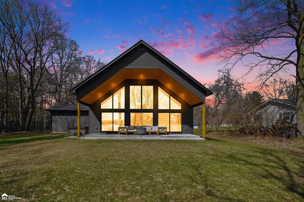 5881 Lake Crest Drive Oregon Township MI 48421
