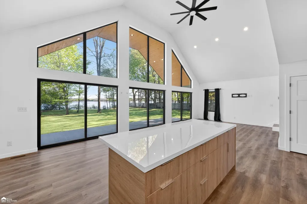 5881 Lake Crest Drive Oregon Township MI 48421