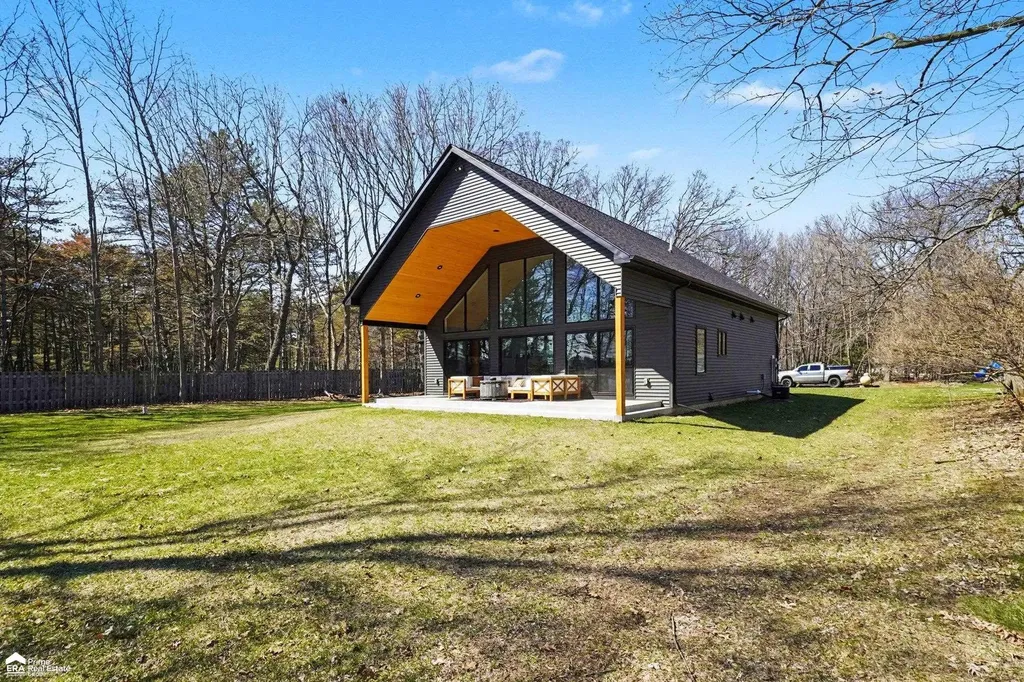 5881 Lake Crest Drive Oregon Township MI 48421