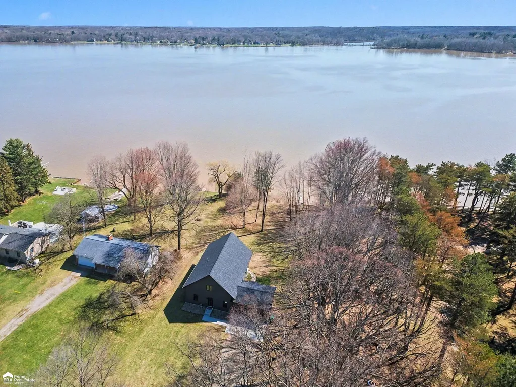 5881 Lake Crest Drive Oregon Township MI 48421