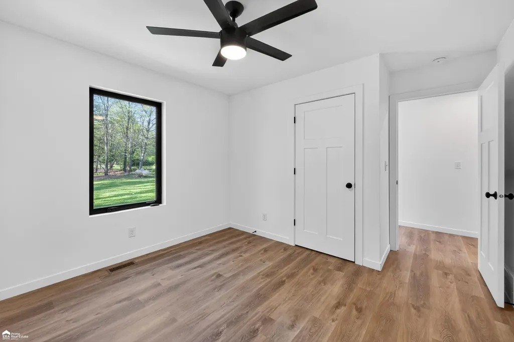 5881 Lake Crest Drive Oregon Township MI 48421