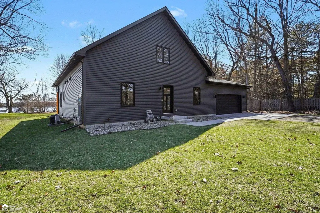 5881 Lake Crest Drive Oregon Township MI 48421