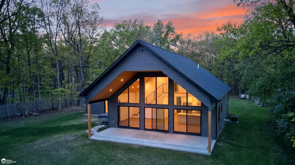 5881 Lake Crest Drive Oregon Township MI 48421