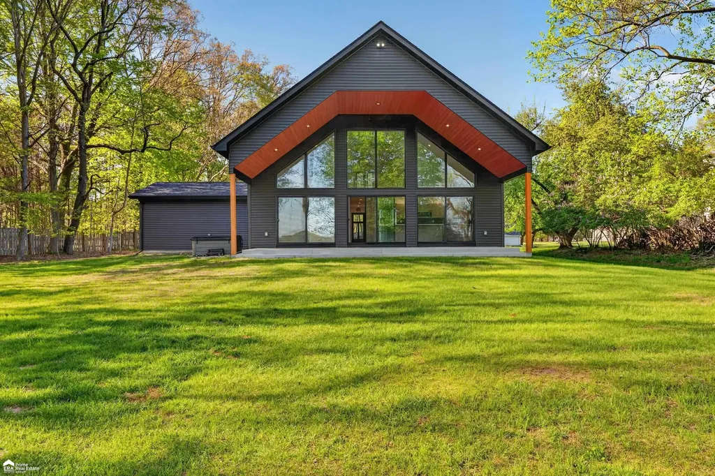 5881 Lake Crest Drive Oregon Township MI 48421