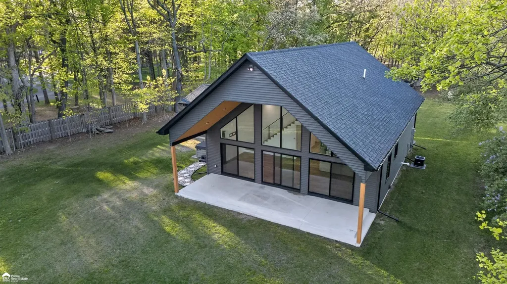 5881 Lake Crest Drive Oregon Township MI 48421