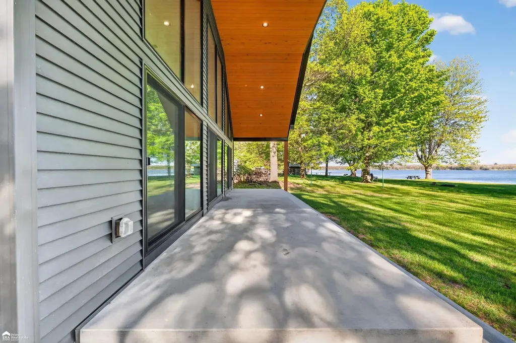 5881 Lake Crest Drive Oregon Township MI 48421