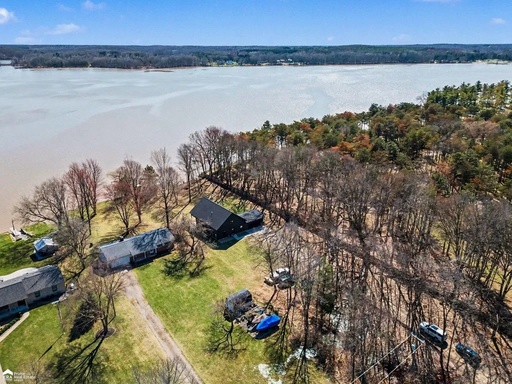 5881 Lake Crest Drive Oregon Township MI 48421