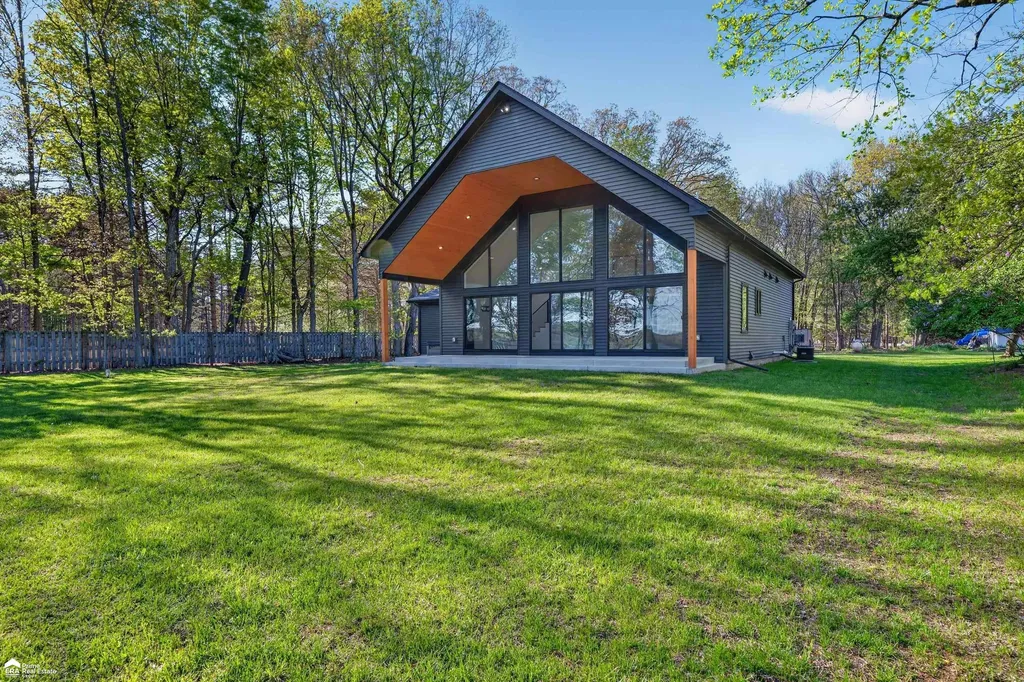 5881 Lake Crest Drive Oregon Township MI 48421