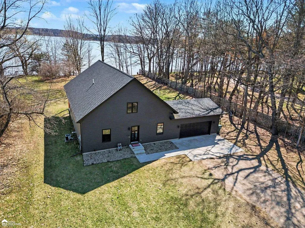 5881 Lake Crest Drive Oregon Township MI 48421
