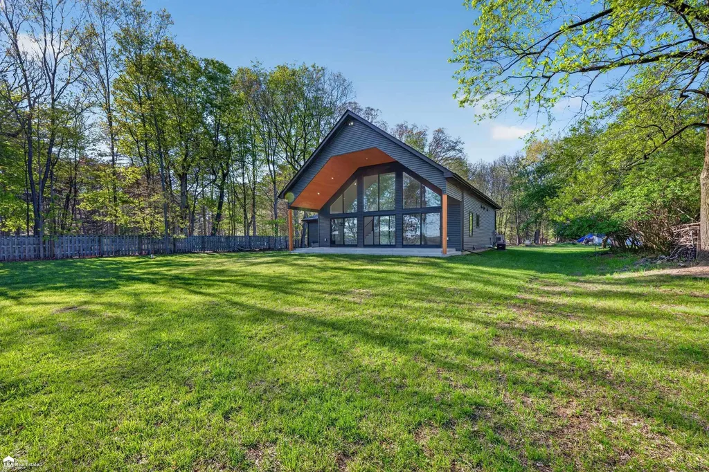 5881 Lake Crest Drive Oregon Township MI 48421
