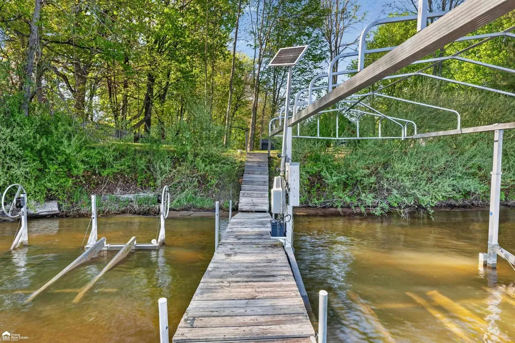 5881 Lake Crest Drive Oregon Township MI 48421