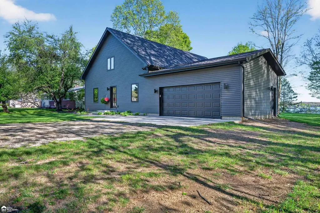 5881 Lake Crest Drive Oregon Township MI 48421