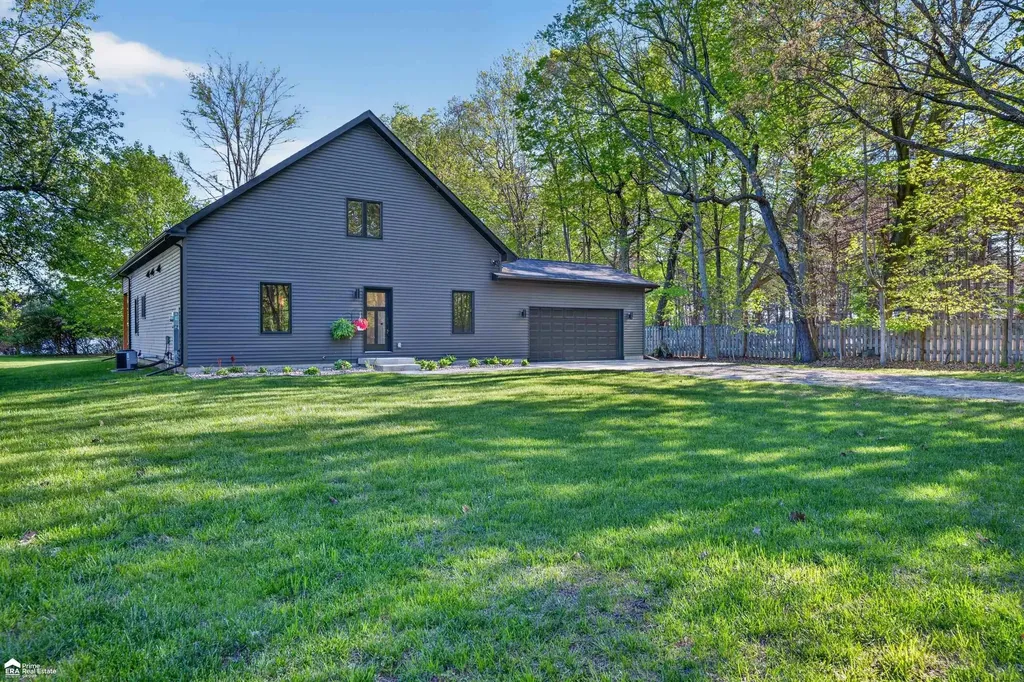 5881 Lake Crest Drive Oregon Township MI 48421