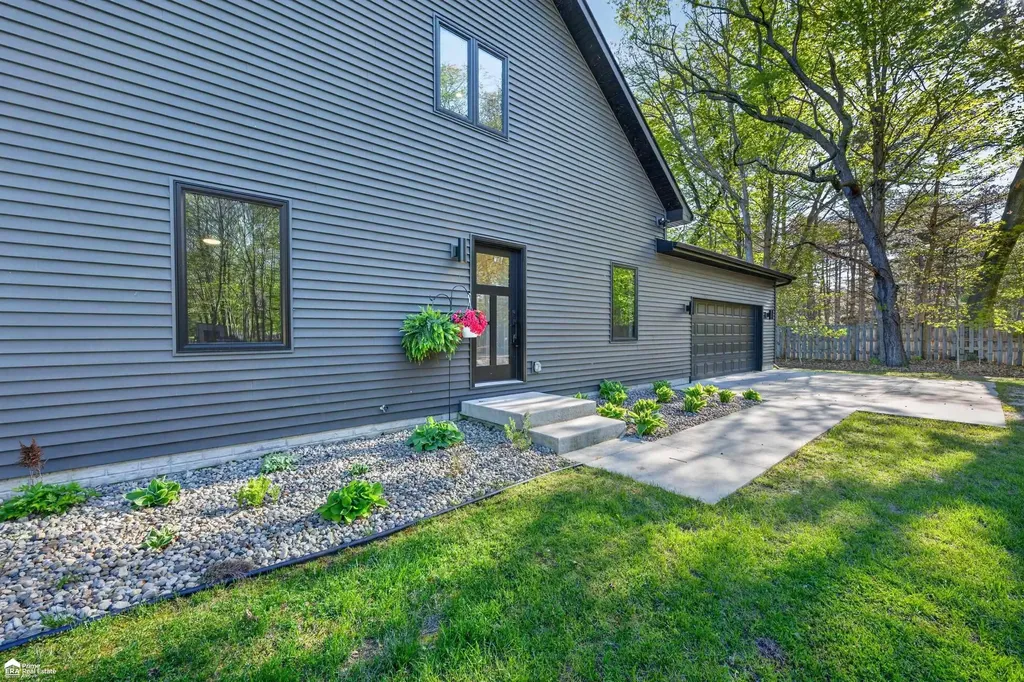 5881 Lake Crest Drive Oregon Township MI 48421