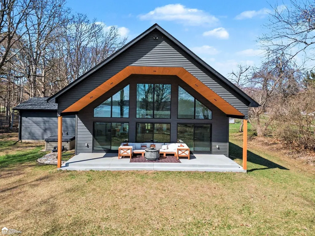 5881 Lake Crest Drive Oregon Township MI 48421