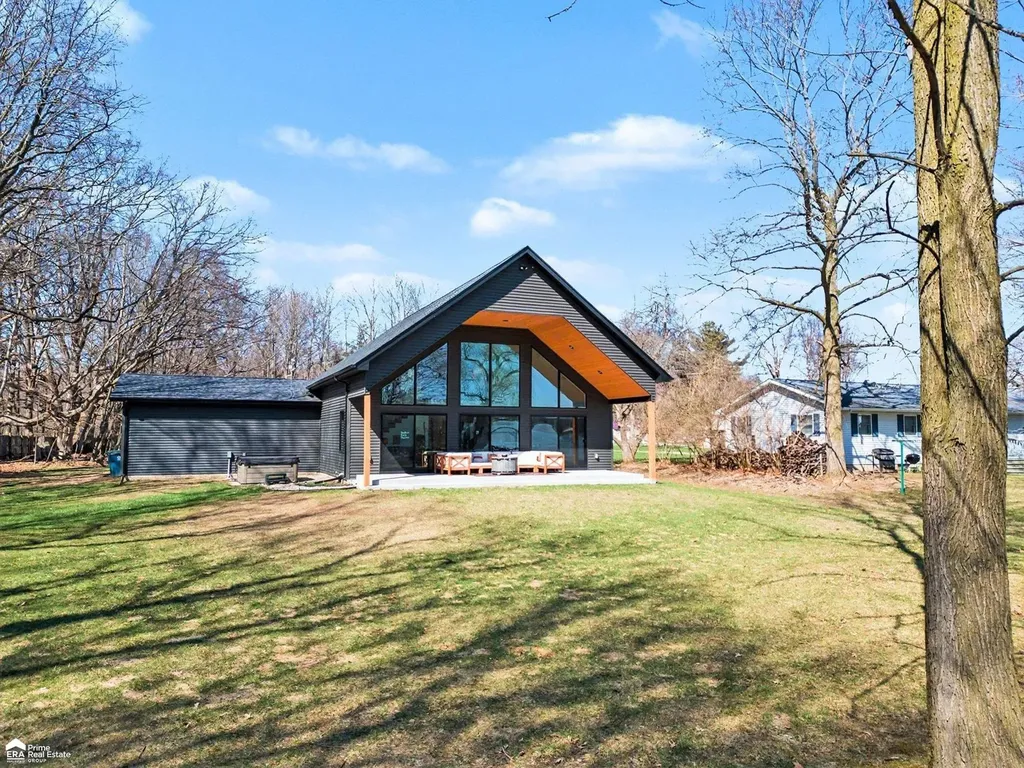 5881 Lake Crest Drive Oregon Township MI 48421