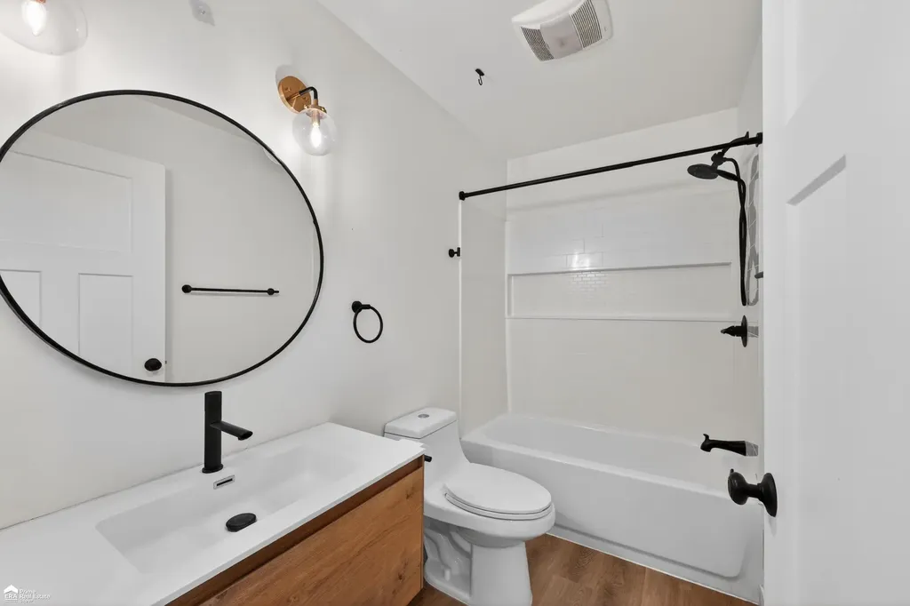 5881 Lake Crest Drive Oregon Township MI 48421