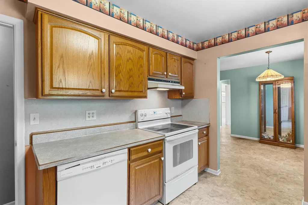 604 Somerset Drive Flushing City MI 48433