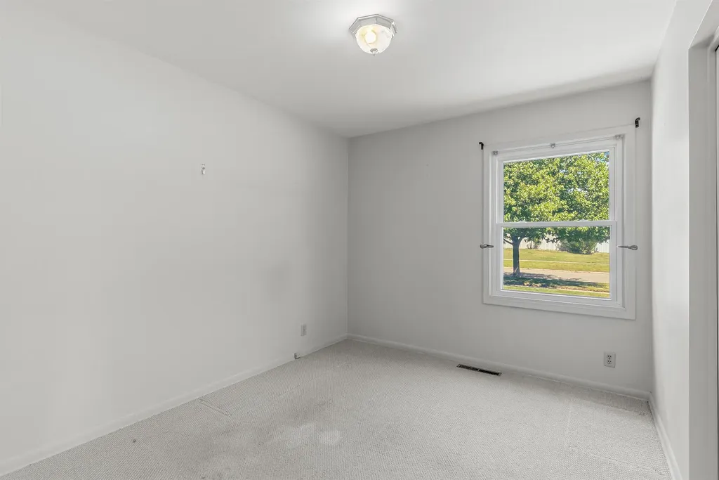 604 Somerset Drive Flushing City MI 48433
