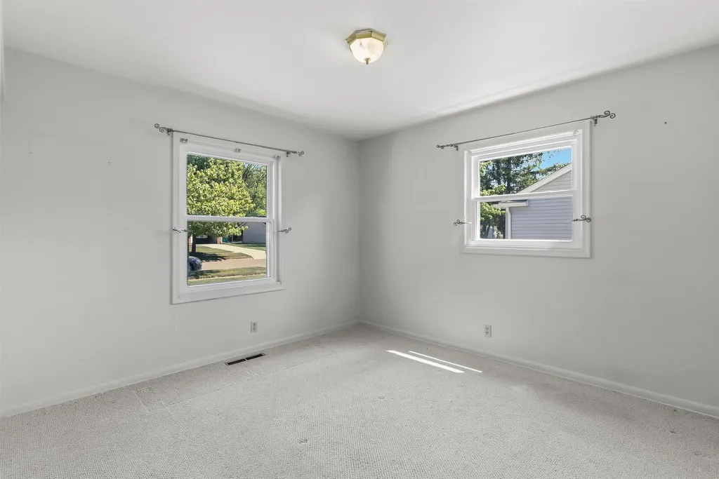604 Somerset Drive Flushing City MI 48433