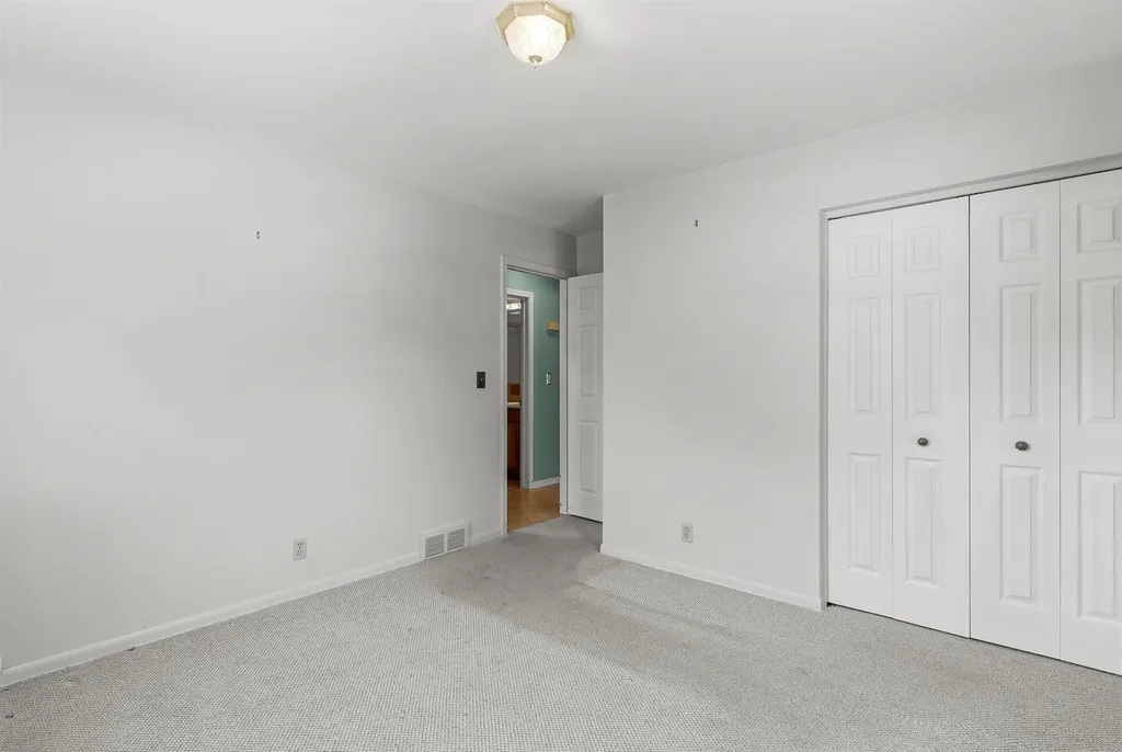 604 Somerset Drive Flushing City MI 48433