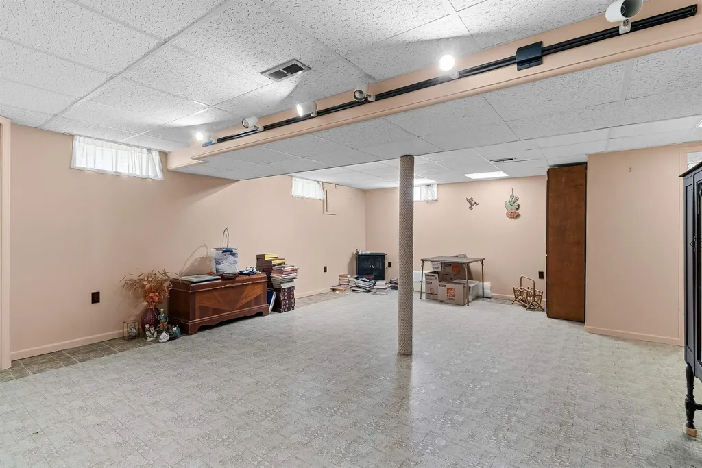 604 Somerset Drive Flushing City MI 48433