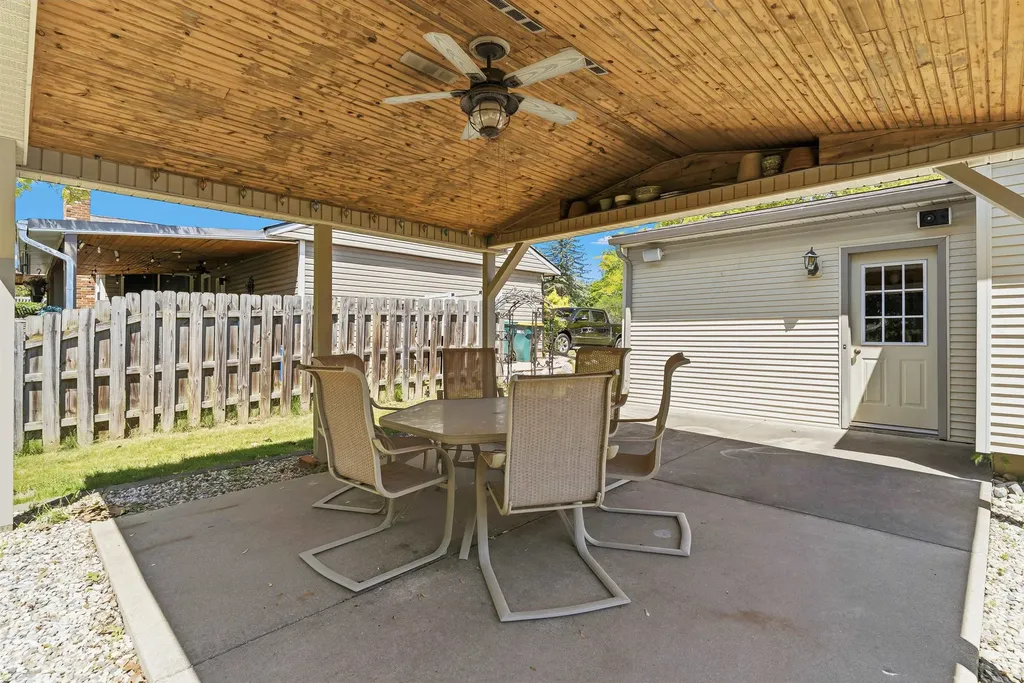 604 Somerset Drive Flushing City MI 48433