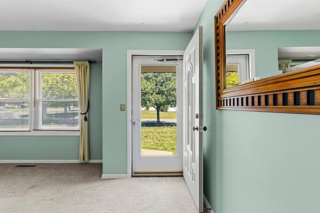 604 Somerset Drive Flushing City MI 48433