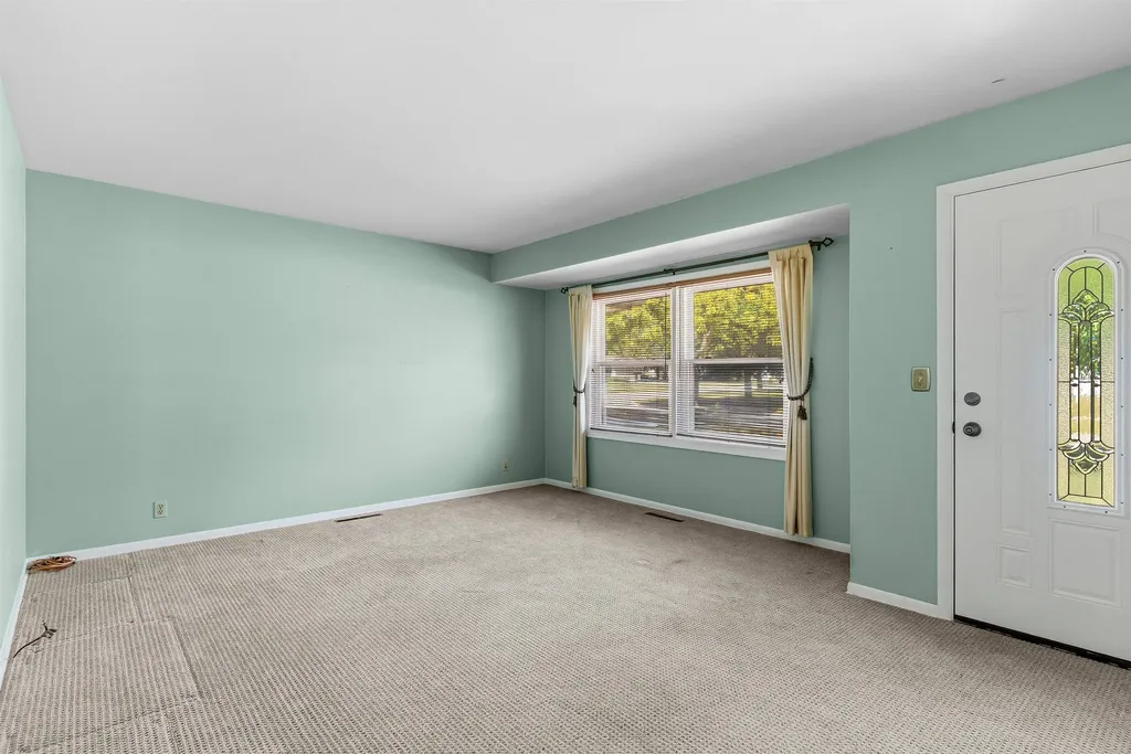 604 Somerset Drive Flushing City MI 48433