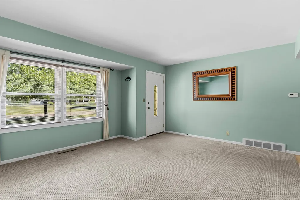 604 Somerset Drive Flushing City MI 48433