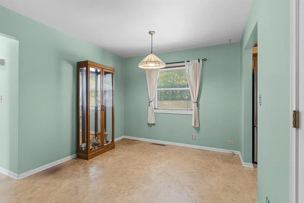 604 Somerset Drive Flushing City MI 48433