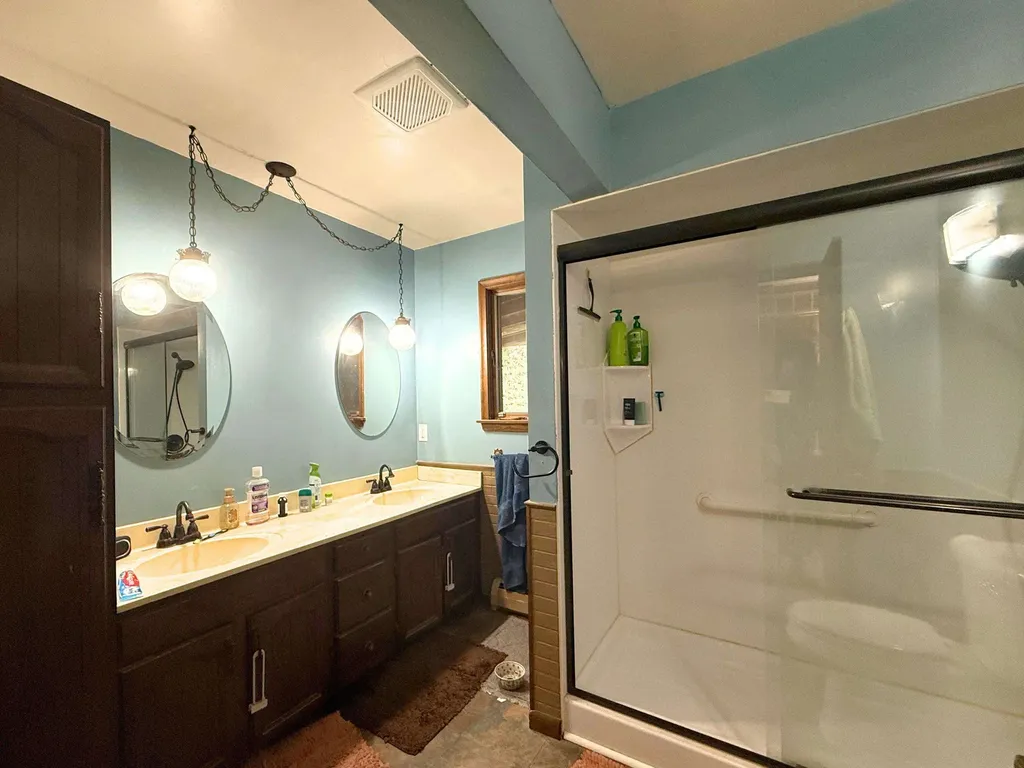 11477 Colonial Woods Drive Vienna Charter Township MI 48420