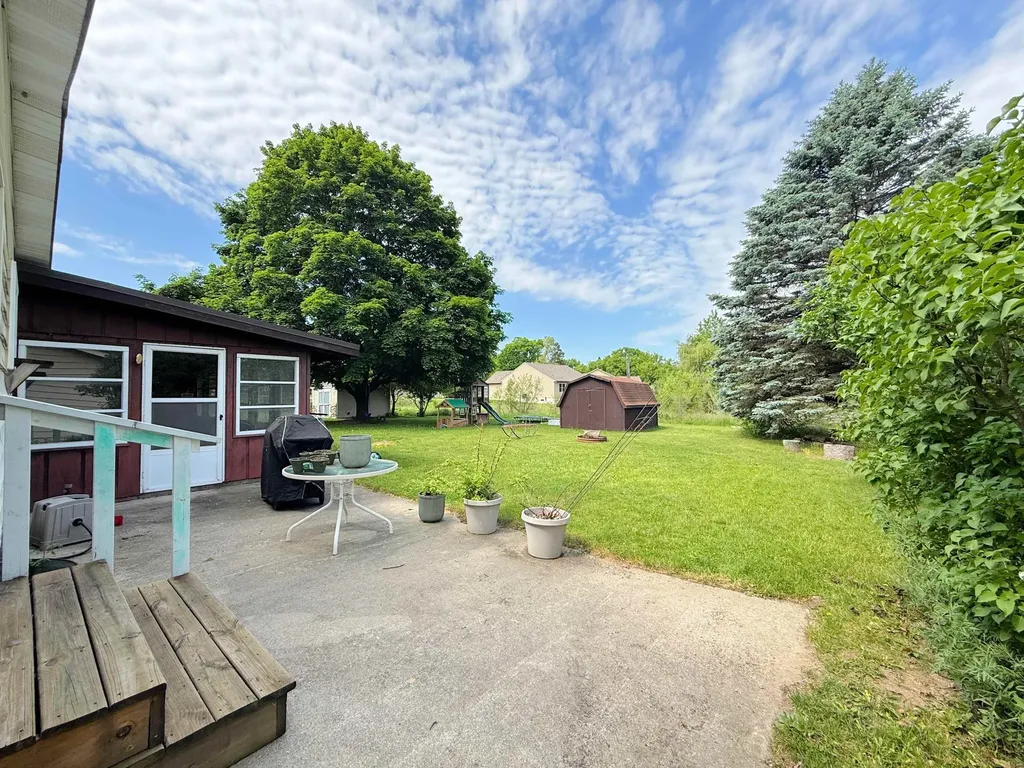 11477 Colonial Woods Drive Vienna Charter Township MI 48420