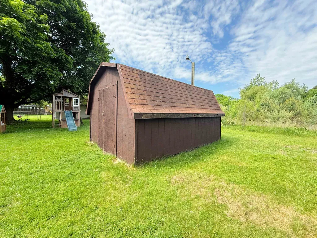 11477 Colonial Woods Drive Vienna Charter Township MI 48420
