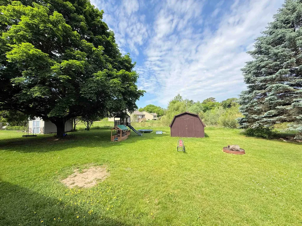 11477 Colonial Woods Drive Vienna Charter Township MI 48420